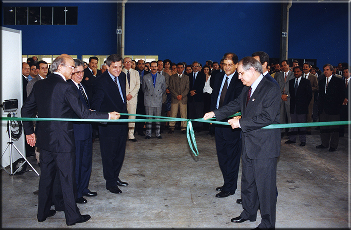 Belo Horizonte 29 settembre 1998 il momento del taglio del nastro per l'inaugurazione ufficiale.