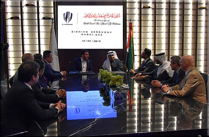 Dubai 13 Febbraio 2019 Ralph Debbas da il benvenuto a Hisham Al Gurg C.E.O. del Private Office. Presenti al tavolo da sinistra Nael Alieh, X Karim, Y, Alan W, Ralph Debbas Hisham Al Gurg, Z, W, Tiziano Novo e Alfredo Stola.